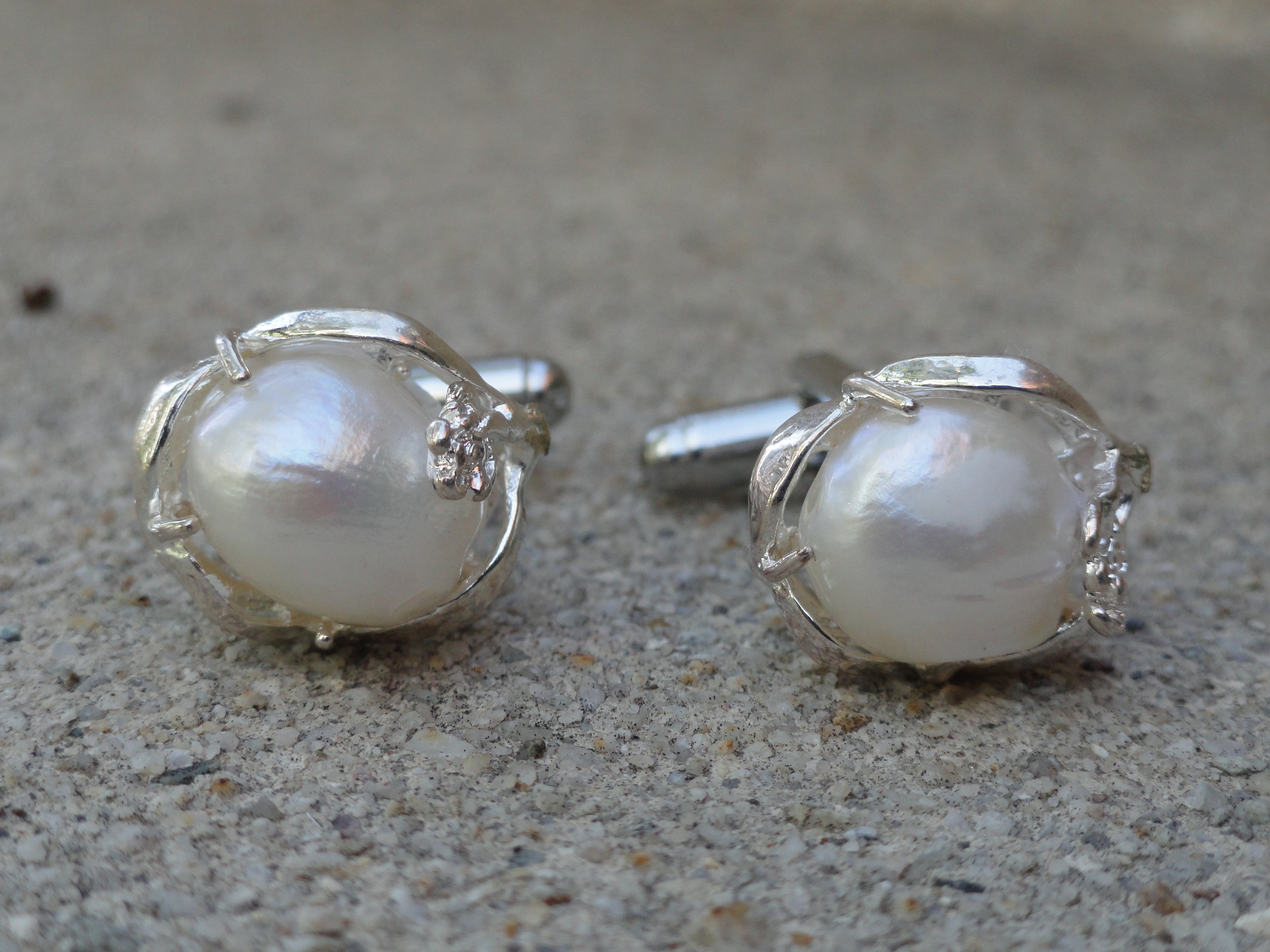 Pearl in Silver Cufflinks – Loud Cufflinks